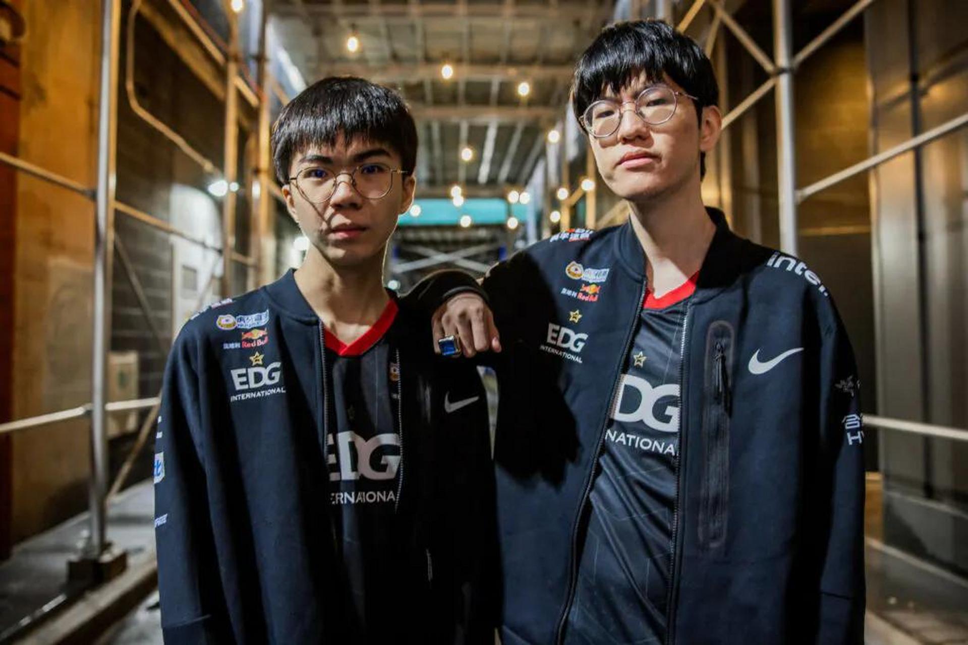 包含EDG绝杀PSG，Ming操刀奇招英雄翻盘鏖战多局2025世界赛，成为赛场最大亮点的词条