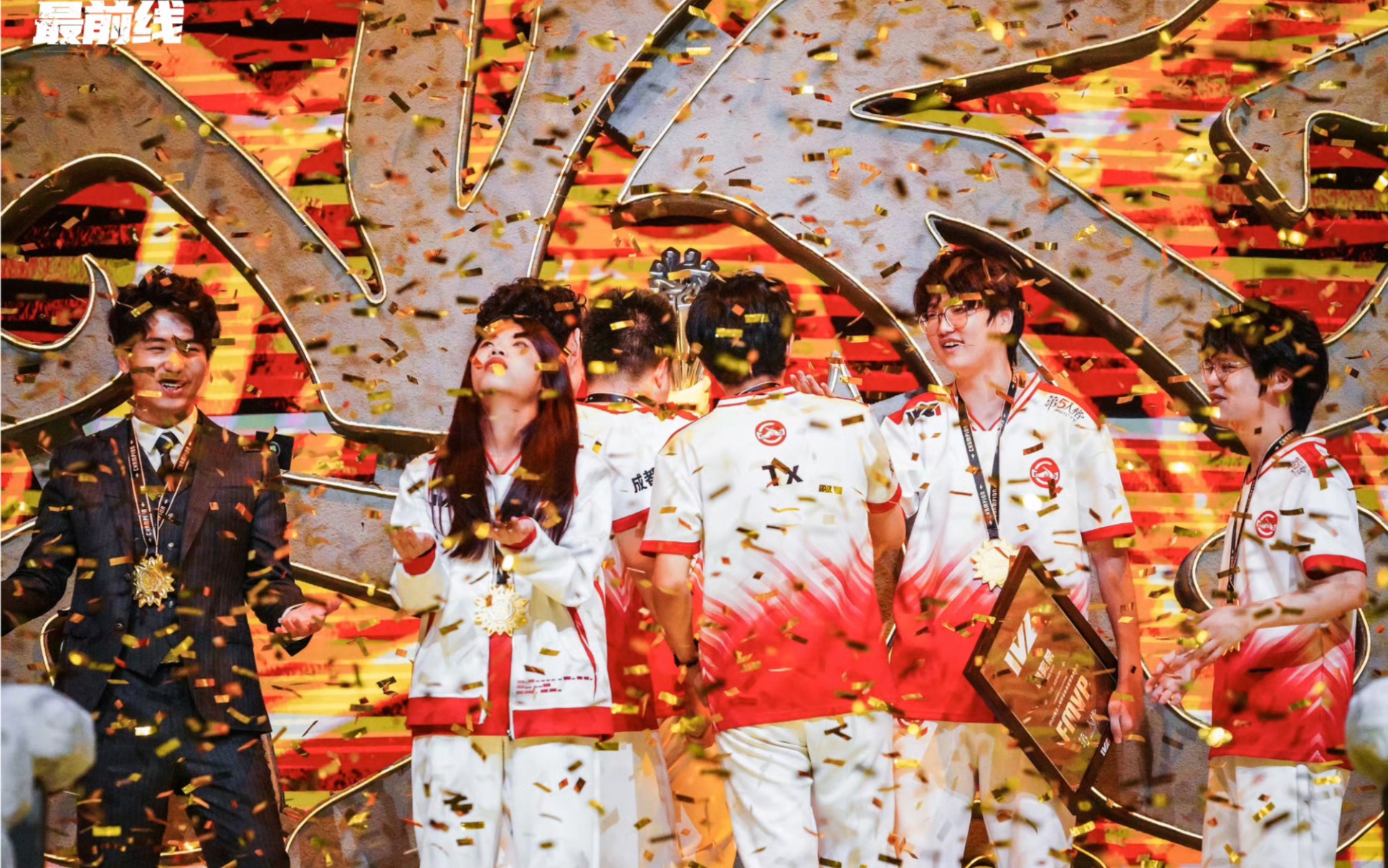 BRO轻取G2，CoreJJ打出惊人五杀激烈交锋成都决赛之夜，引爆全场热议的简单介绍