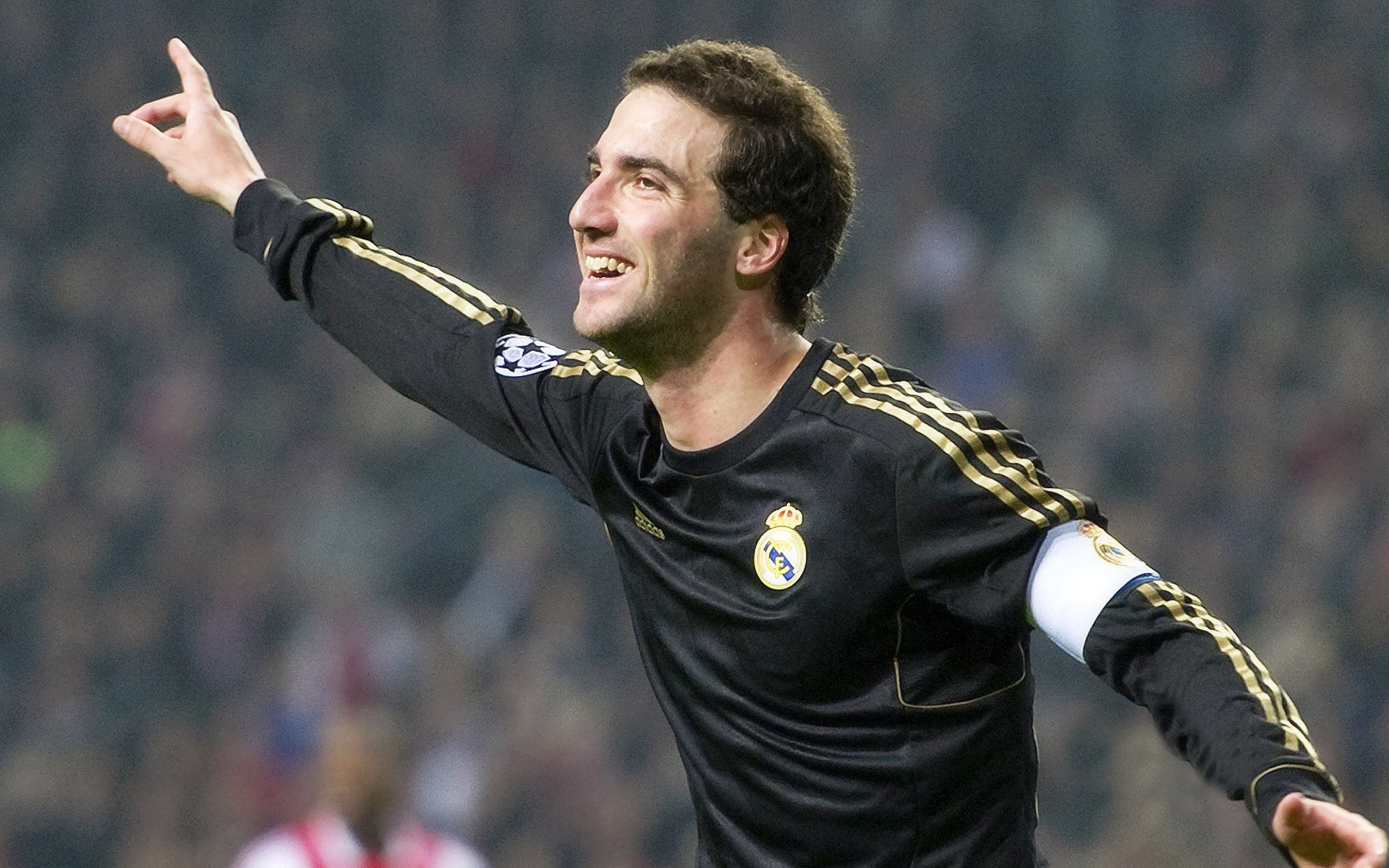 开云体育平台APP-绝境骑士萨内！突尼斯生死战掀翻里昂，无名英雄上演暗夜救赎